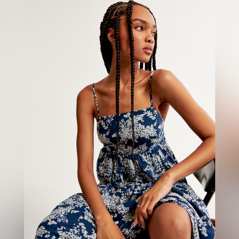 Abercrombie Low Back Tiered Maxi Dress with Pockets - Picture 2 of 6